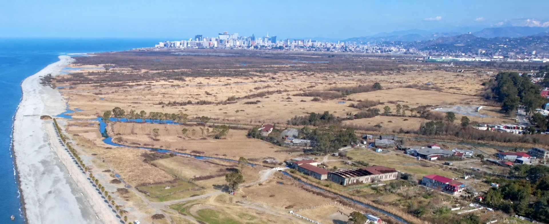 Batumi yaxınlığındakı mövcud sahil